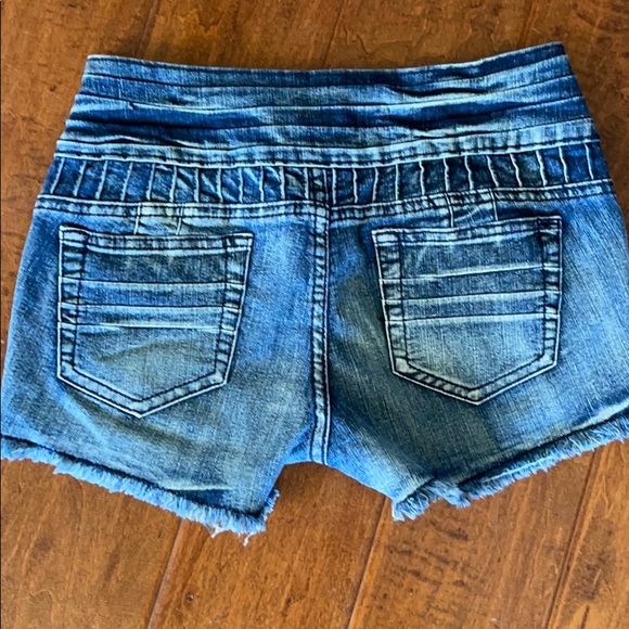 Ladies shorts - Picture 2 of 7